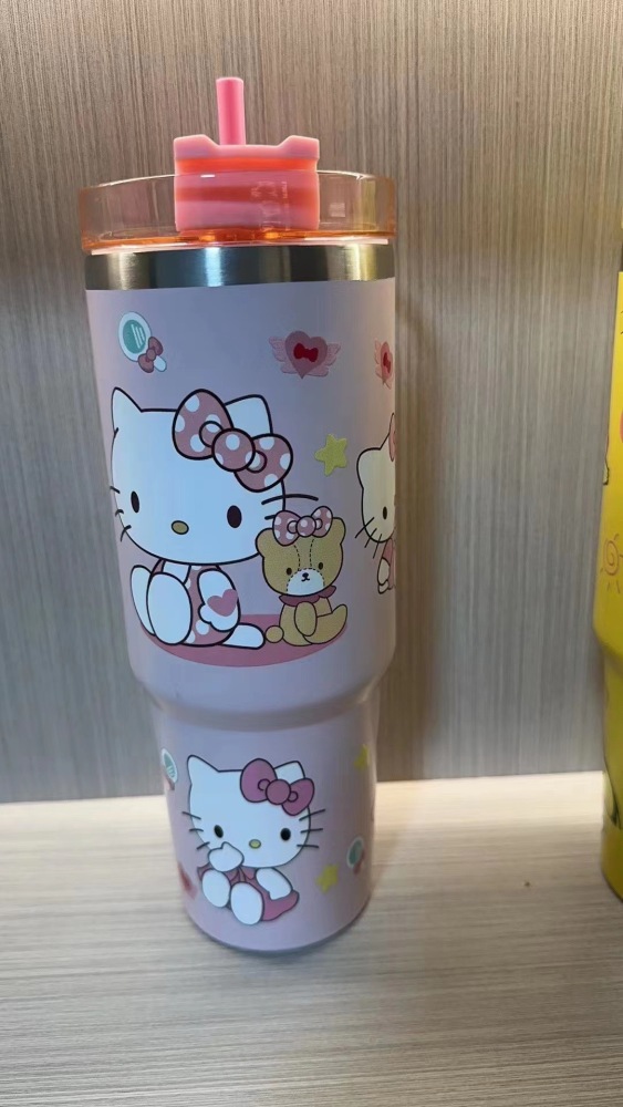 CHINESE WAREHOUSE 30oz Disney Pattern Tumbler with Handle