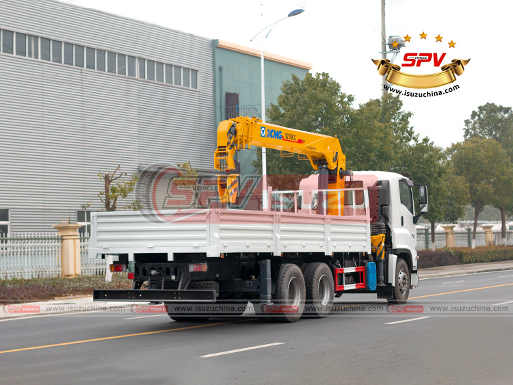 SPV Isuzu - Cargo Truck Crane ISUZU - Right Back Side View