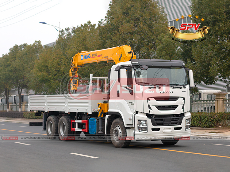 SPV Isuzuchina - Cargo Truck Crane ISUZU - Right Front Side View