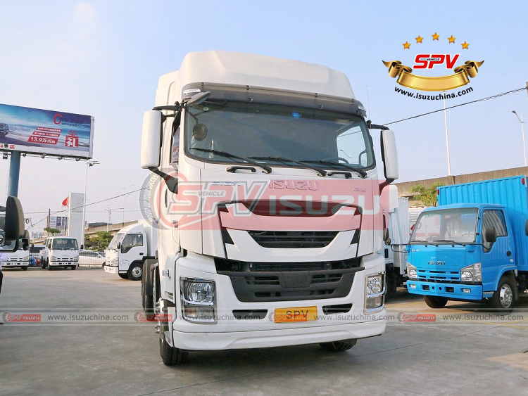 SPV Isuzuchina | Heavy Haul Tractor ISUZU - Right Front Side View