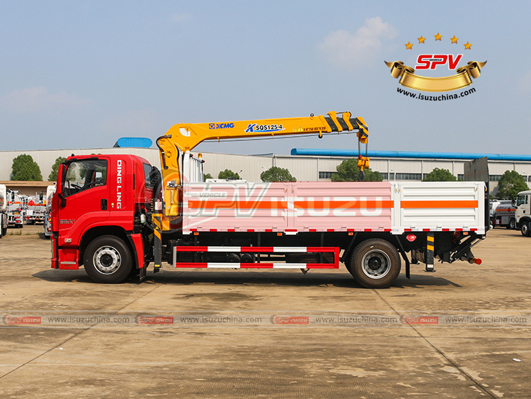 SPV Isuzuchina - Truck With Loader Crane ISUZU - Left Side View