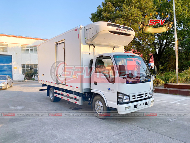 Refrigerator Truck ISUZU