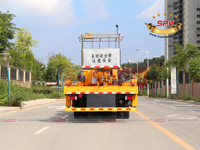 Telescopic Boom Lift Truck ISUZU