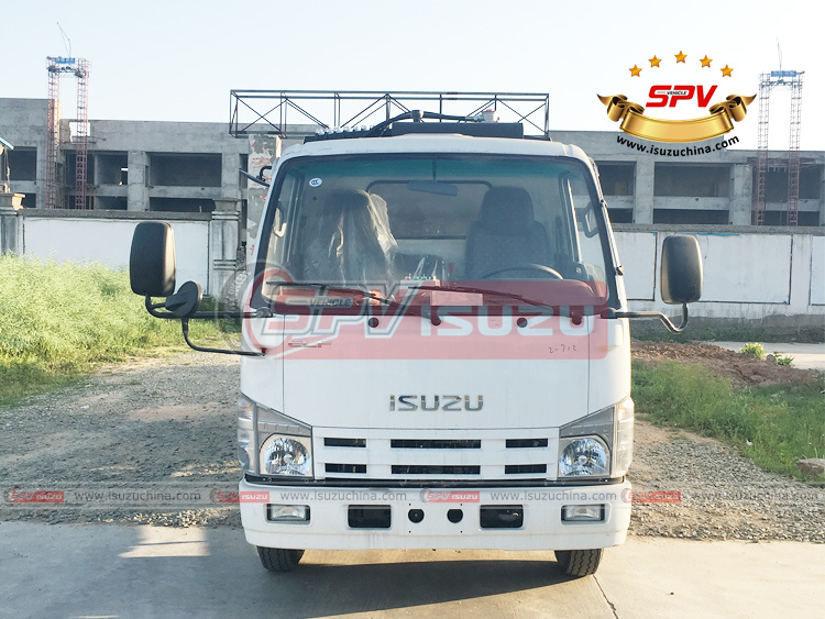 SPV Isuzuchina - 4 m³ Waste Collection Truck ISUZU - Front Side View