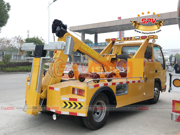 SPV Isuzuchina - Recovery Wrecker Truck ISUZU - Right Back Side View