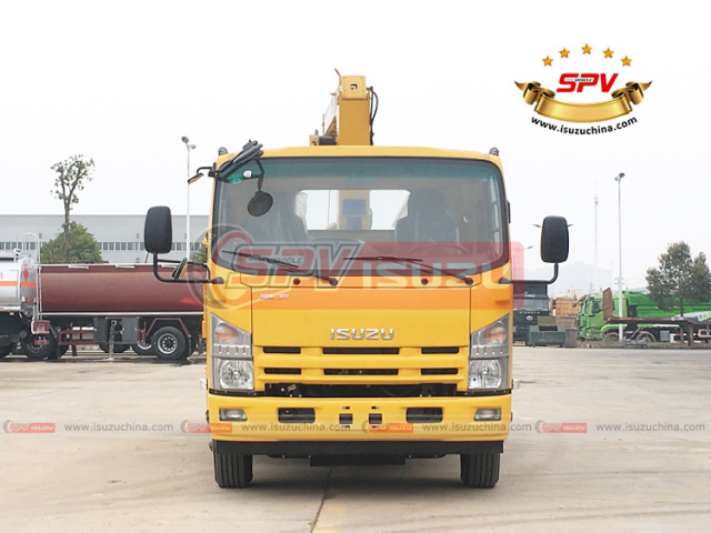 Road Wrecker With Crane