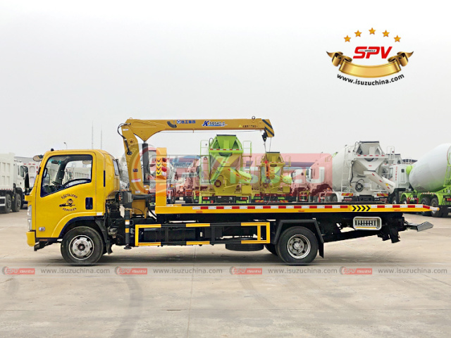 Road Wrecker With Crane