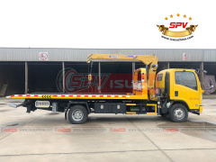 Road Wrecker With Crane