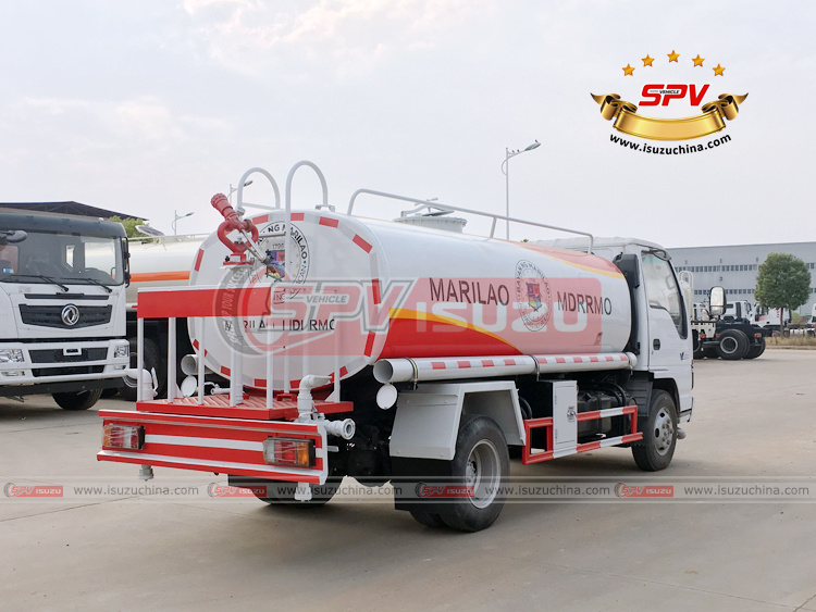 SPV Isuzuchina - 6,000 Freshwater Tank Truck ISUZU - Right Back Side View