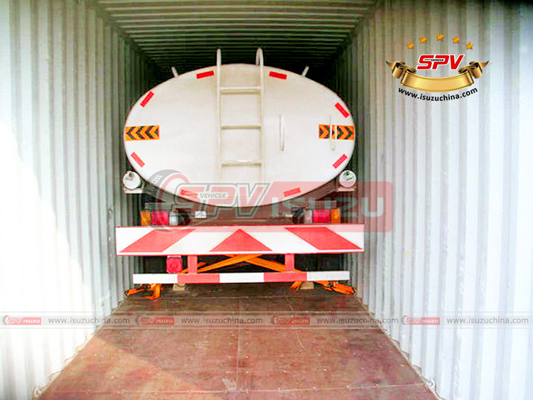 SPV Isuzuchina - 8,000 Litres Water Bowser ISUZU - Loading
