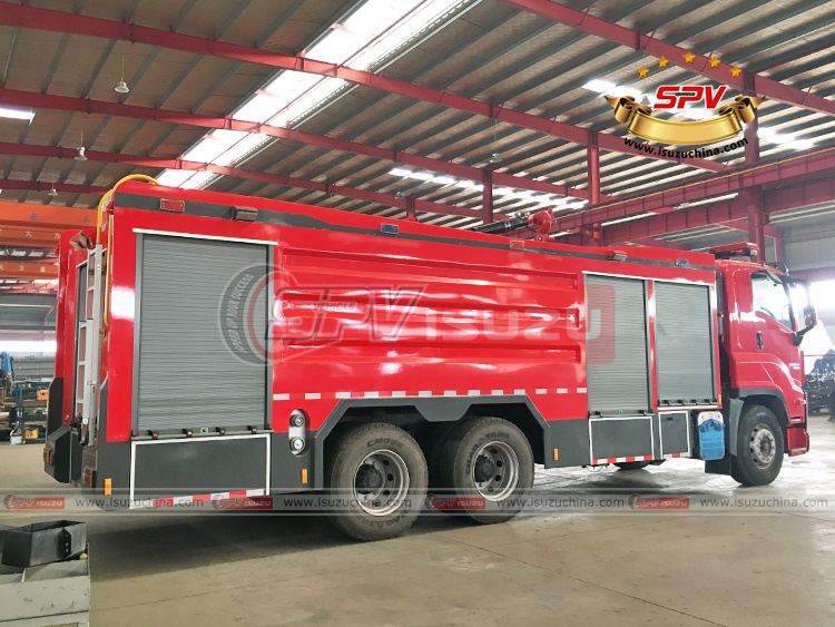 SPV Isuzuchina - ISUZU 6X4 Water Fire Truck - Right Back Side View