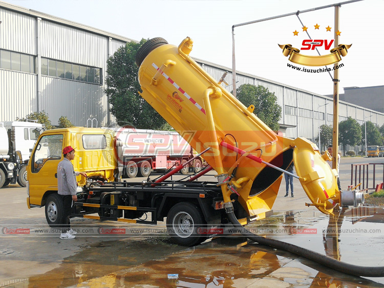 SPV Isuzuchina - 3,000 L Vaccum Tanker ISUZU - Tank Lifting