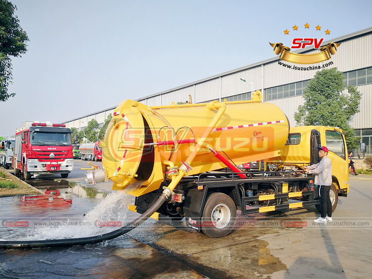 SPV Isuzuchina - 6,000L Sewer Cleaning Truck ISUZU - Rear Door Open