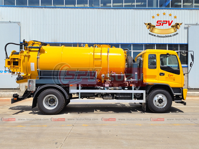 Combined Sewer Cleaning Truck