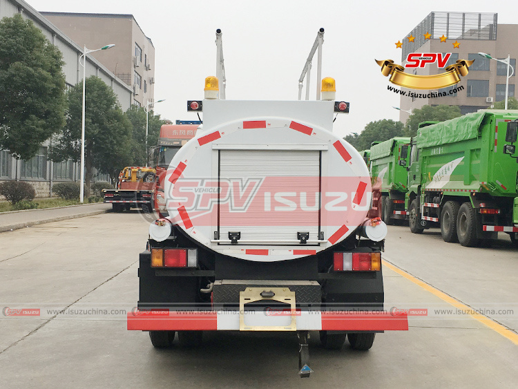 SPV Isuzuchina - 2,000L Oil Tank Truck ISUZU - Rear Side View