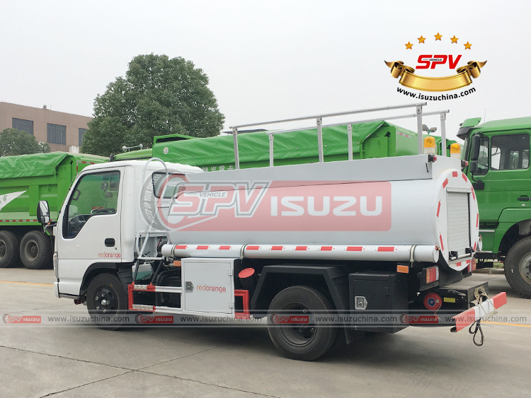 SPV Isuzuchina - 2,000L Petrol Dispensing Tank Truck ISUZU - Left Back Side View
