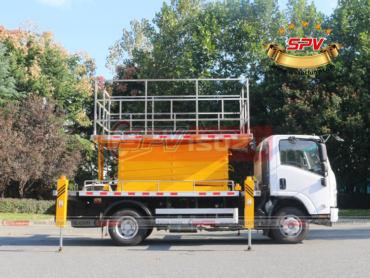 SPV Isuzuchina - Scissors Lift Aerial Working Platform ISUZU - Right Side View