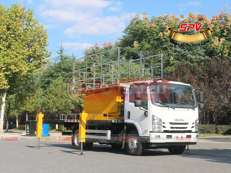 SPV Isuzuchina - Scissors Lift Aerial Working Truck ISUZU - Right Front Side View