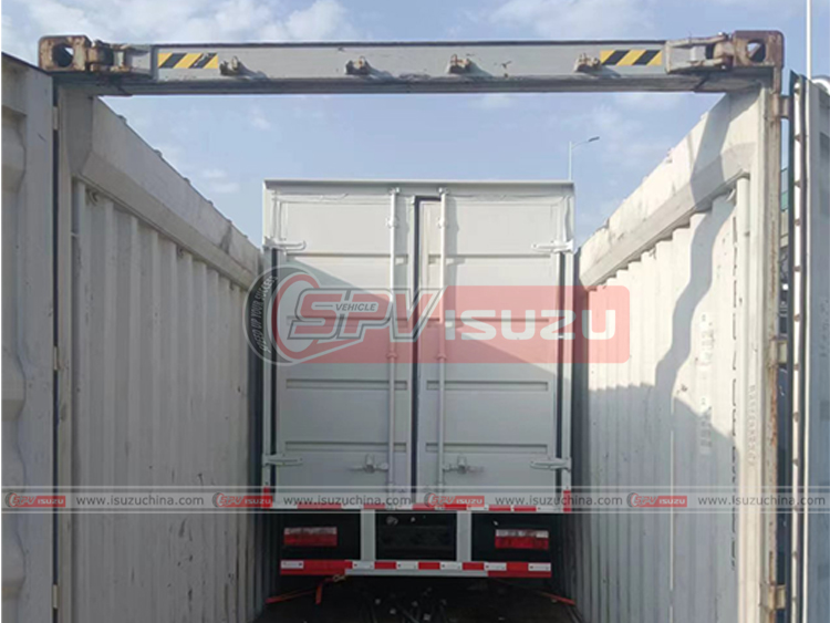 Isuzuchina - The ways of sea transport - Loading into Open top container 