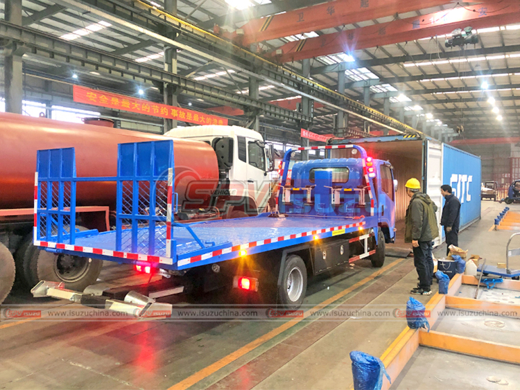 Isuzuchina - The ways of sea transport - Loading into Stand Container