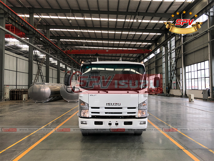 SPV Isuzuchina-5,000L Helicopter Refueling Truck ISUZU - Front Side View