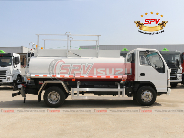 Refueling Tank Truck ISUZU