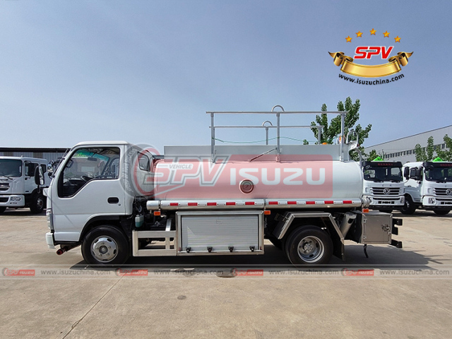 Refueling Tank Truck ISUZU
