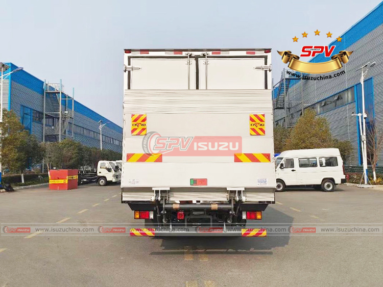 Cold Room Truck ISUZU - Rear Side View