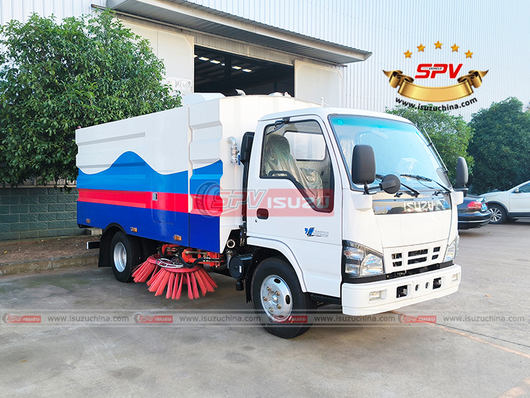 Road Sweeper Truck ISUZU - Right Front Side View