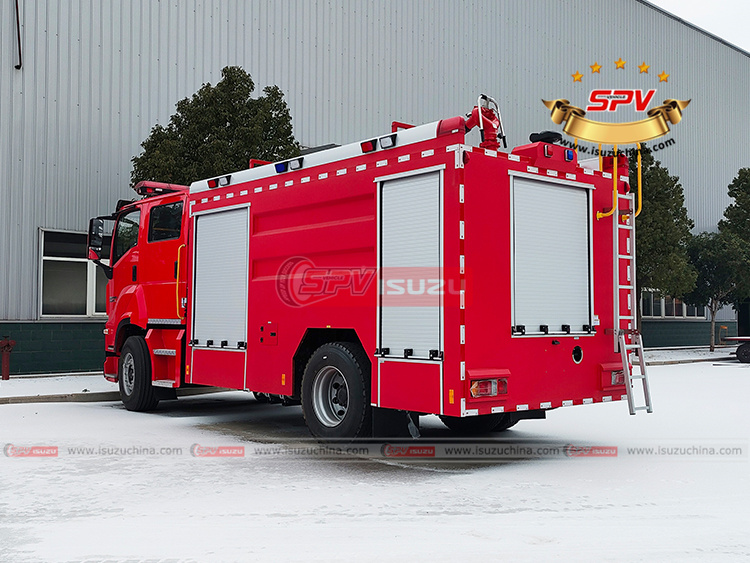 6 Wheels ISUZU GIGA Fire Truck - Left Back Side View