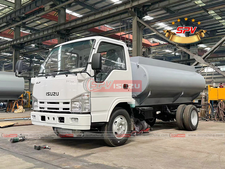 1 Unit of ISUZU 4000 Litres Refeuling Truck - Producing