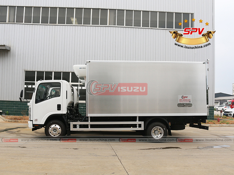 ISUZU Aluminium Refrigerator Trucks  - Left Side View
