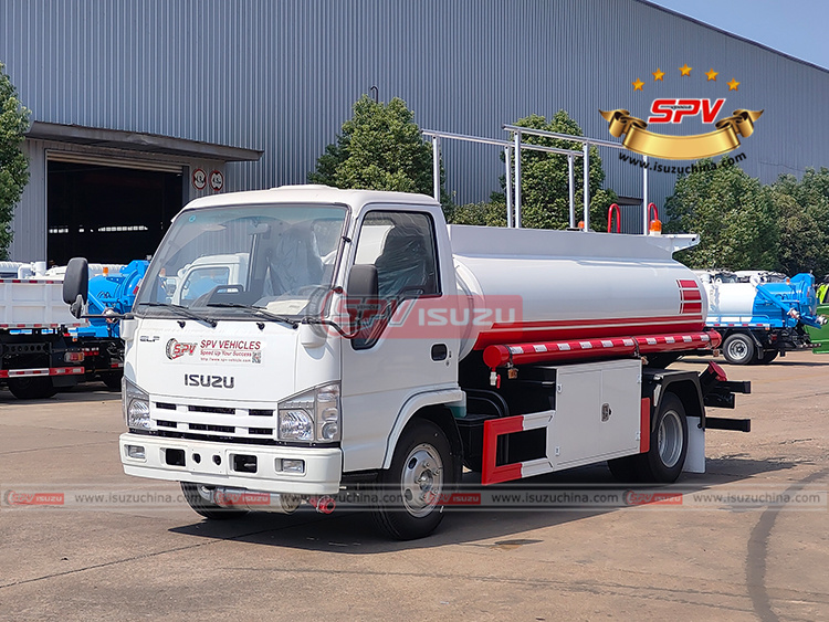 4,000L Refueling Truck ISUZU - Left Front Side View