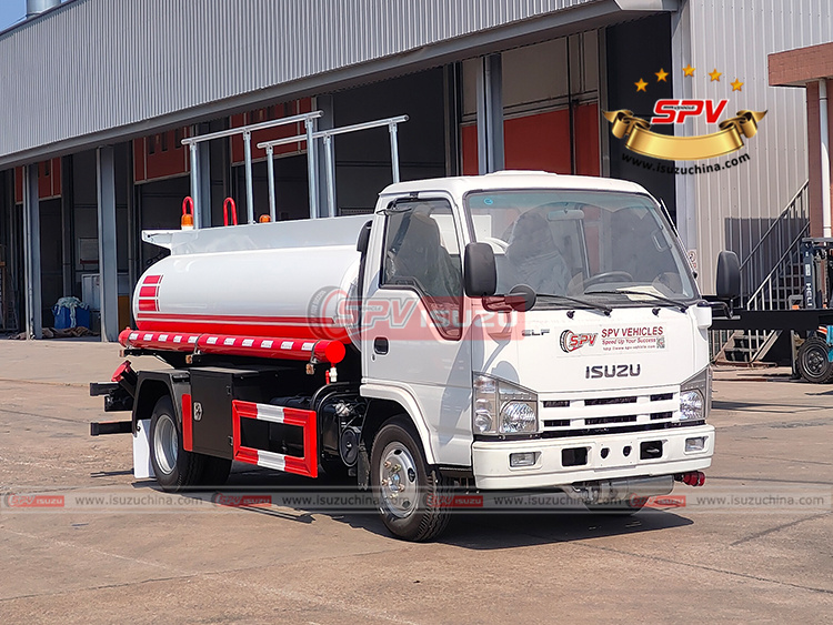 4,000L Diesel Dispensing Truck ISUZU - Right Front Side View