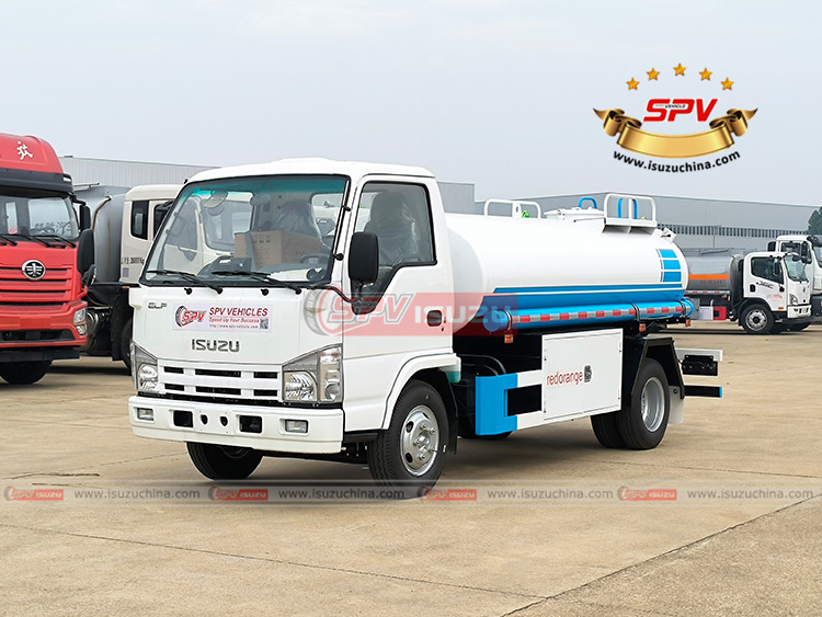 3,000 Litres Water Truck ISUZU - Left Front Side View