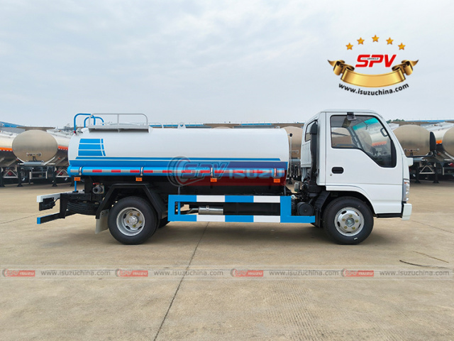 Water Carrying Truck ISUZU