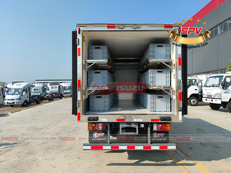 ISUZU Seafood Transport Truck - Metal Shelves and Plastic Boxes in Van Box