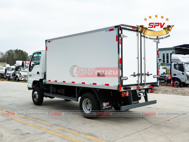 Refrigerated Truck ISUZU