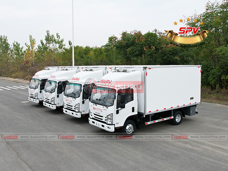 4 Units of Refrigerator Trucks ISUZU With Stream Dome