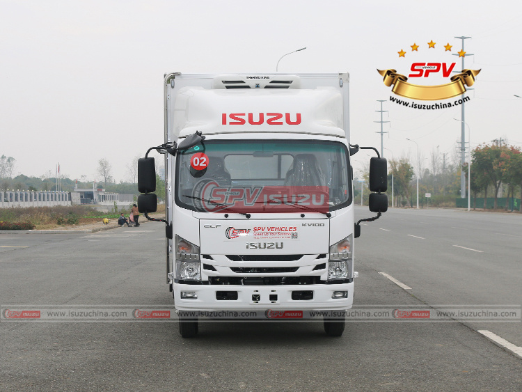 4 Tons Chiller Truck ISUZU - Front Side View