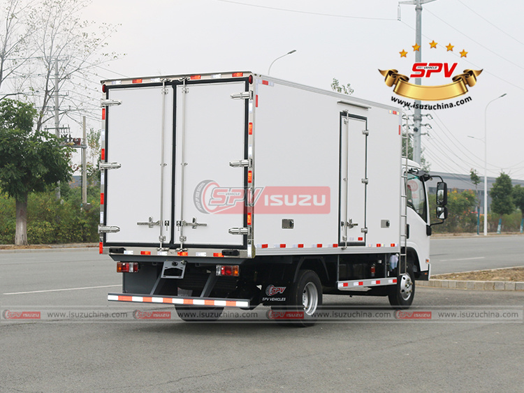 4 Tons Fish Transport Truck ISUZU - Right Back Side View