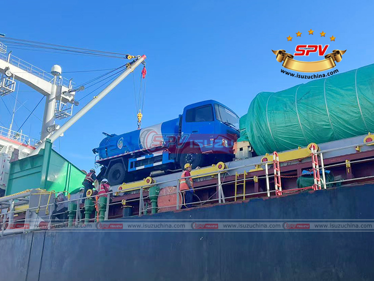 8,000L DongFeng Sewer Cleaning Truck Loaded on Vessel