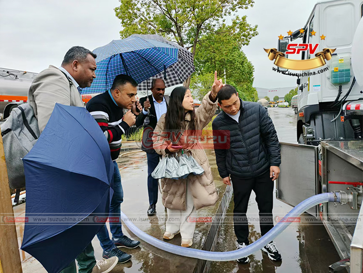 Clients Inspecting The Stainless Steel Tank Truck in SPV Factory