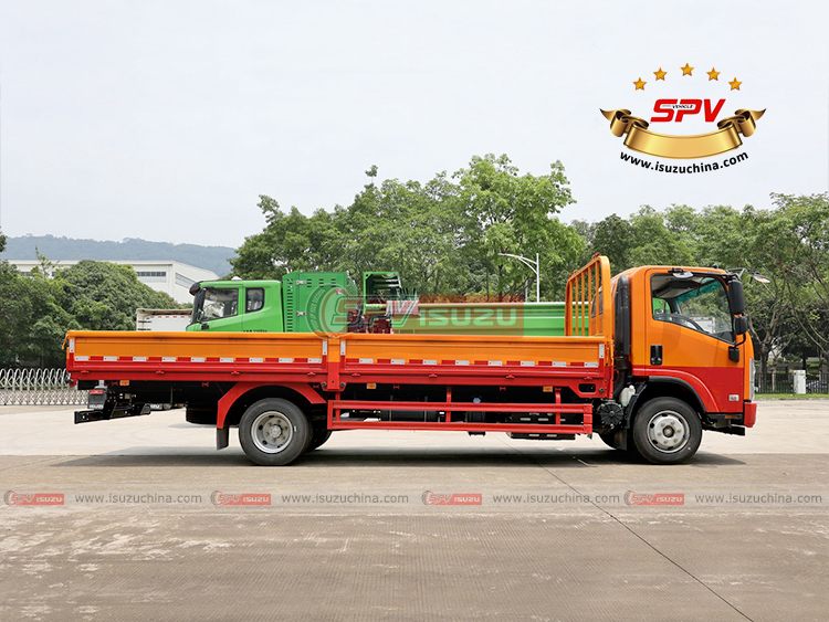 6 Tons  ISUZU Cargo Delivery Truck - Right Side View
