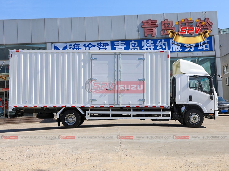 ISUZU N-Series Box Truck - Right Side