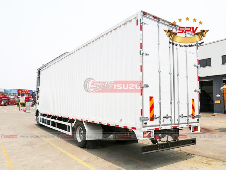 ISUZU GIGA Cube Truck - Rear Left Side