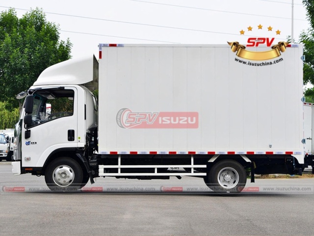 Closed Van Truck ISUZU
