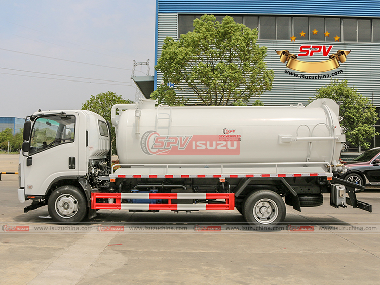 6,000L Waste Water Collection Truck - Left Side