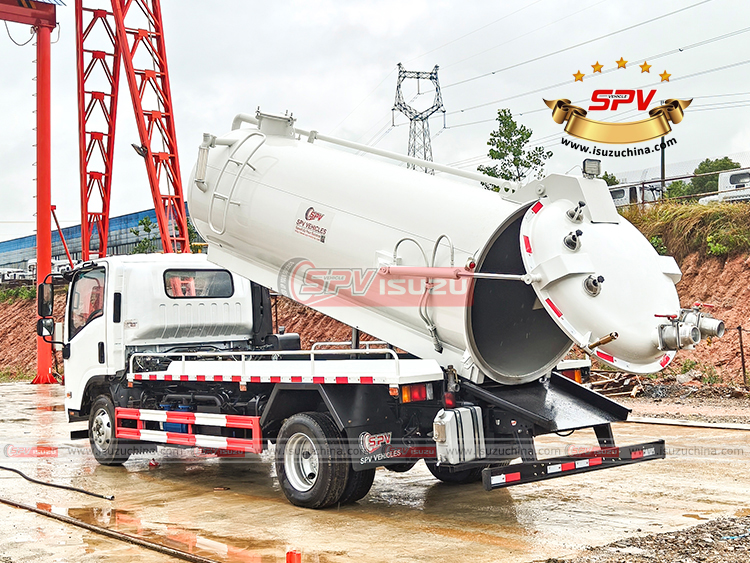 6,000L Waste Liquid Vehicle ISUZU - Tank Lifting