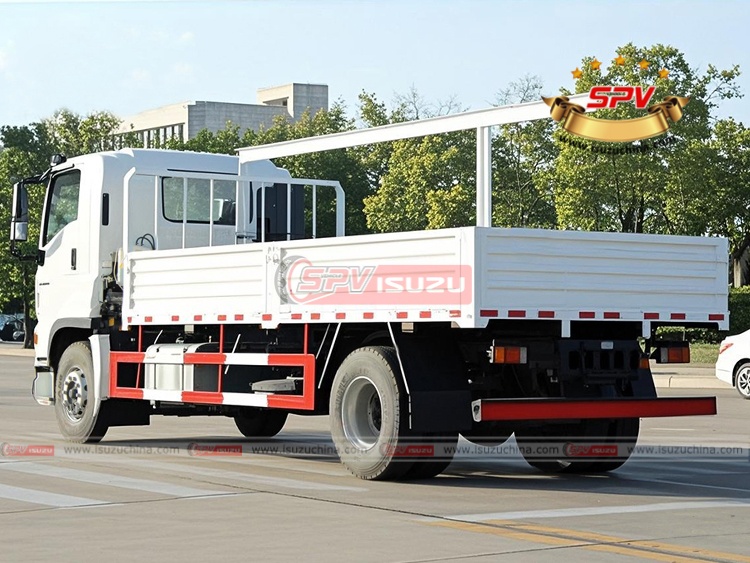 Cargo Carrying Truck ISUZU GIGA - Rear Left Side